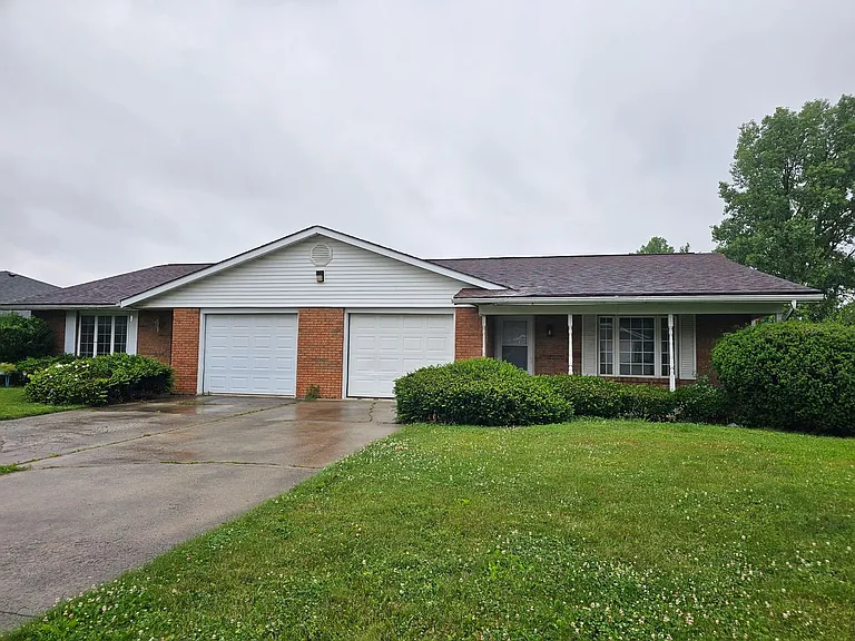 1516 Edgewood Dr — Photo 1