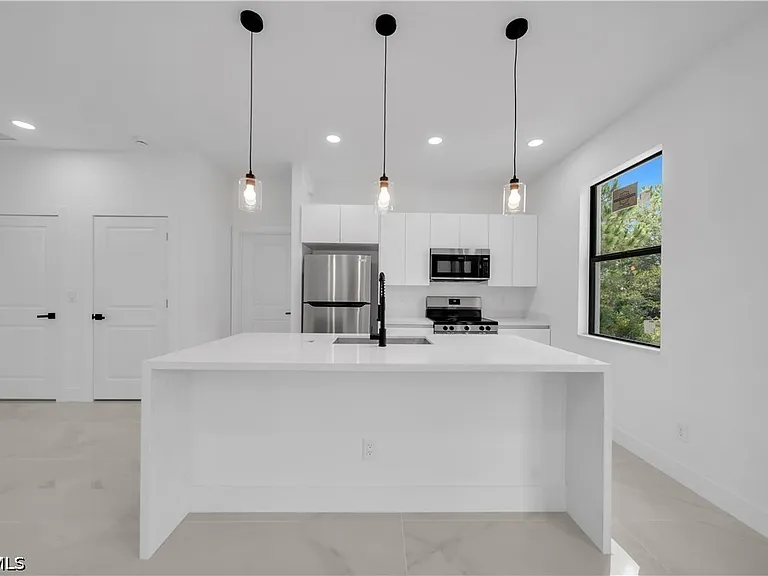 2509 50th St W — Photo 16