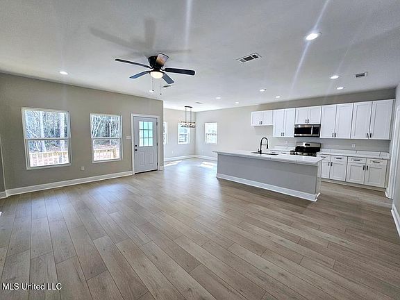 2nd image of 1717 E Lake Shore Dr