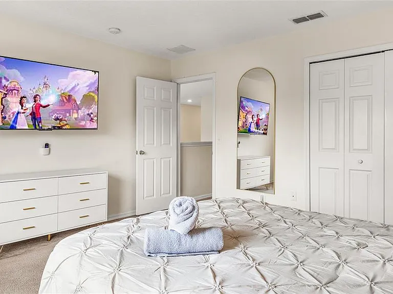 239 Carrera Ave — Photo 26