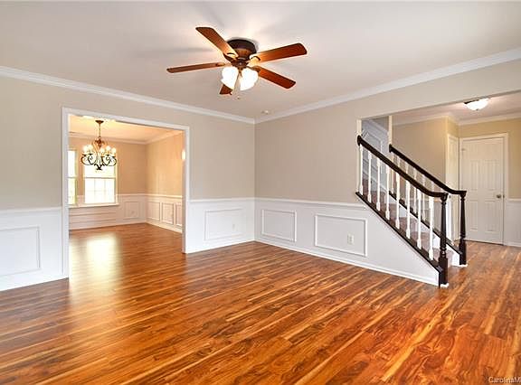 5th image of 144 Meadow Pond Ln