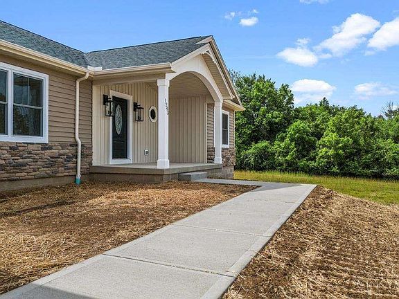 3rd image of 1243 Hunters Glen Dr