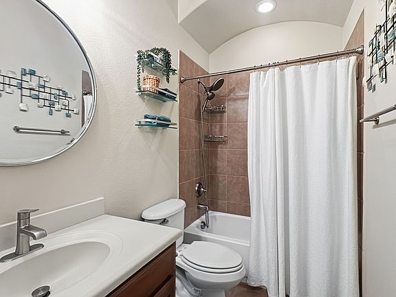5th image of 6441 Naples Dr