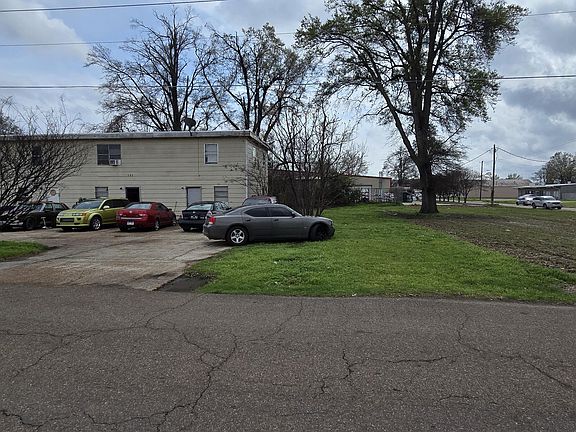 5th image of 102 2nd St