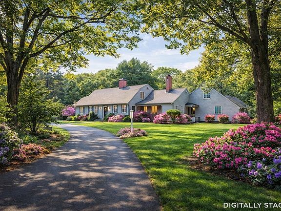 4th image of 4 Surrey Ln