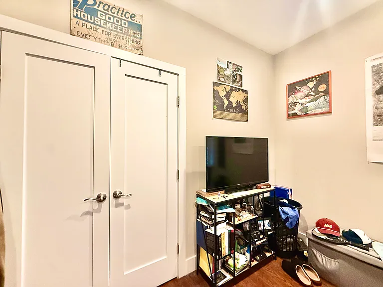 268 Griffith St #2 — Photo 4