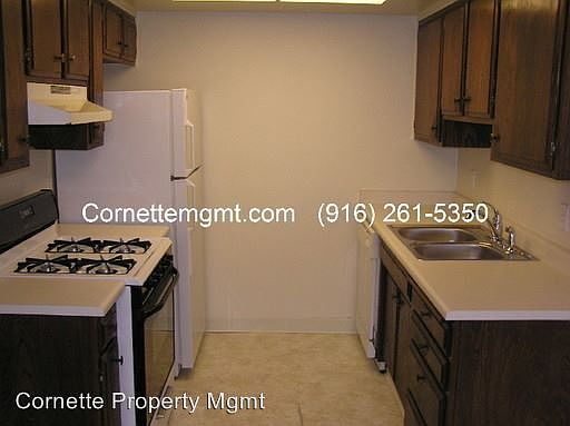 3rd image of 2308 Villanova Cir APT 1
