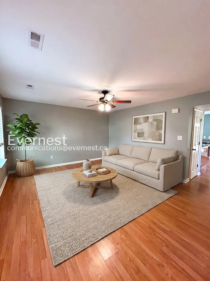 3 bed, 1.5 bath, 1200 sqft, $2,700 — Photo 4