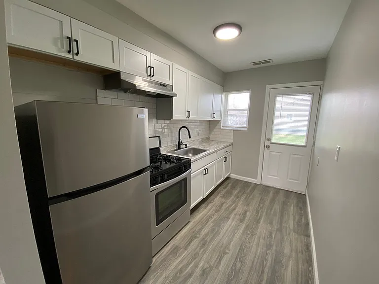 Ranch Apartment Homes in Great Troy Location — Photo 35