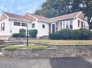 101 Carlton St, Cranston, RI 02910