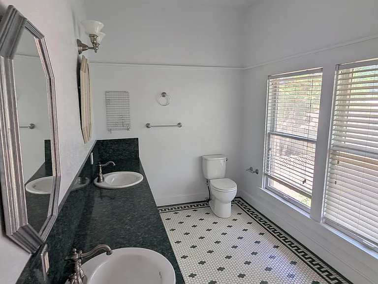 4526 Reiger Ave — Photo 20
