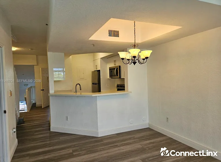 751 SW 148th Ave — Photo 5