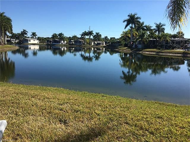 2nd image of 1087 Diamond Lake Cir