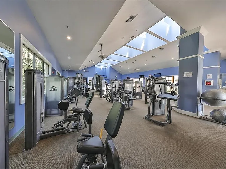 5409 Sunset Falls Dr — Photo 45