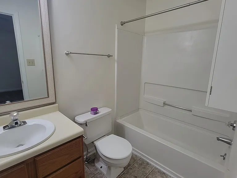 1645 Claiborne Ct — Photo 8