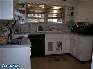 5th image of 1009 Drexel Ave