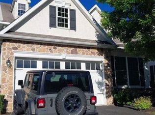 1 Robert Ct, Chadds Ford, PA 19317