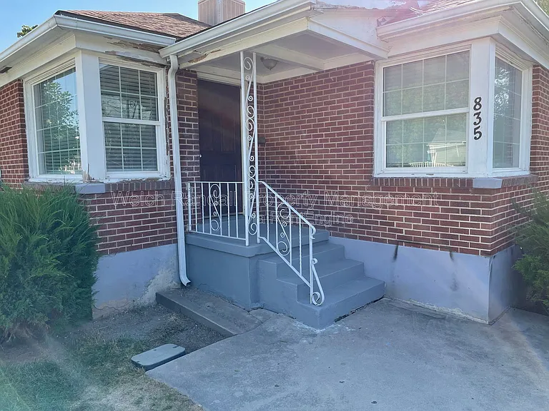 2711 Gramercy Ave #C — Photo 18