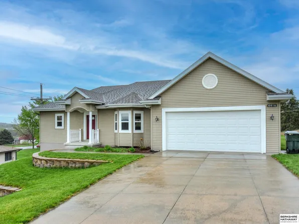 4416 Hillside Dr, Blair, NE 68008