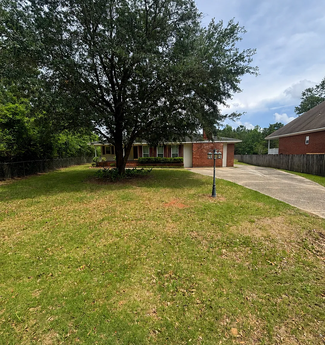 3 bed, 1945 sqft, $2,500 — Photo 1
