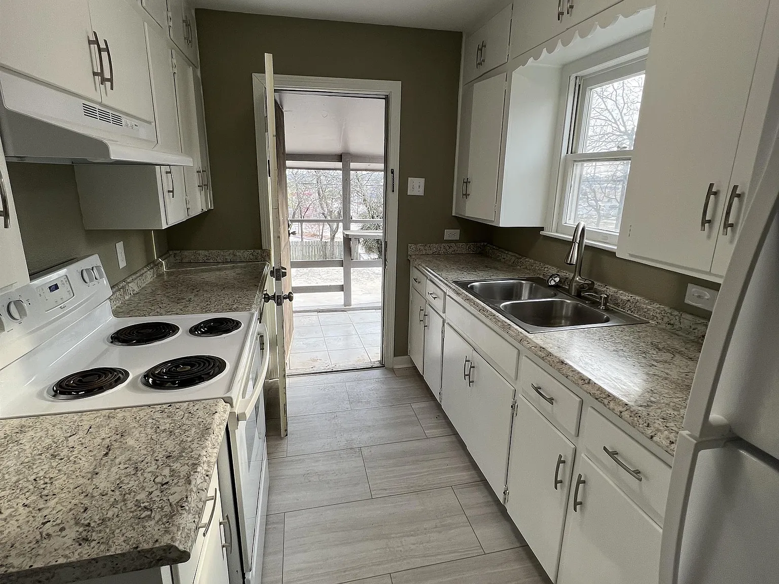 430 Bryn Mawr Drive - 1 — Photo 3