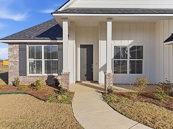 3rd image of 297 Ferry Lake Dr