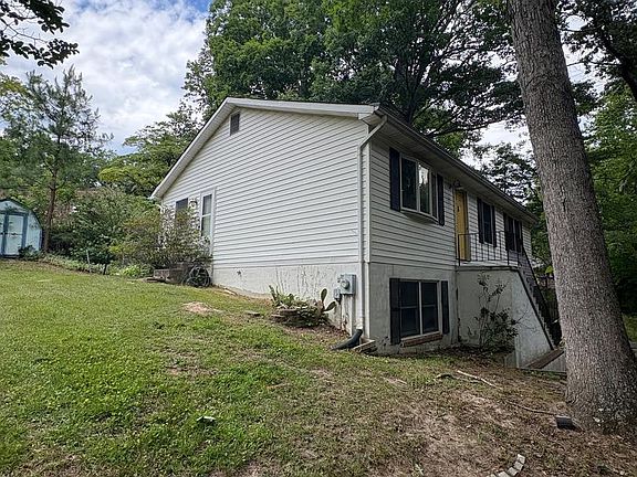 3rd image of 5885 Valley Dr