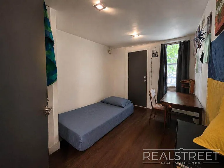 138 Cornelia St #1 — Photo 7