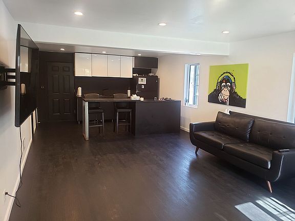 5th image of 728 Tonti St