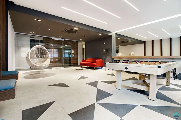 Rented by EXR | media 33