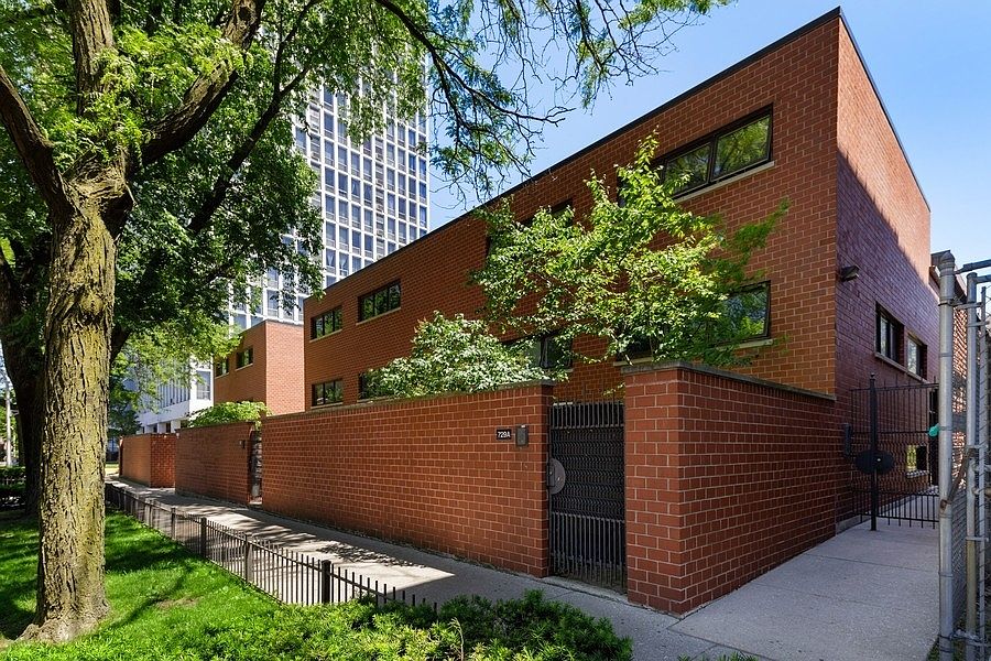 1st image of 729 W Waveland Ave APT C