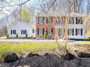 1141 Red Oak Dr, Garnet Valley, PA 19060
