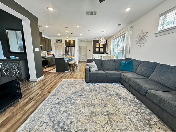 3rd image of 677 Watersedge Ct