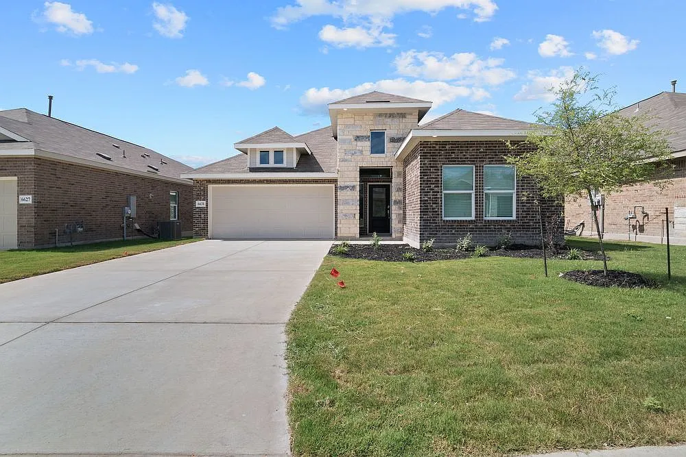 3 bed, 2054 sqft, $1,950 — Photo 2