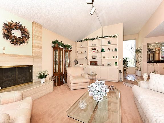 3rd image of 21900 Marylee St Unit 271