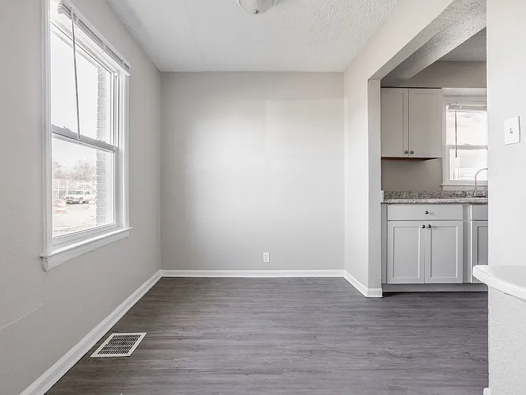 4309 Ralston Ave — Photo 9