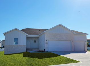 6511 Peters Parkway Cir, Papillion, NE 68157
