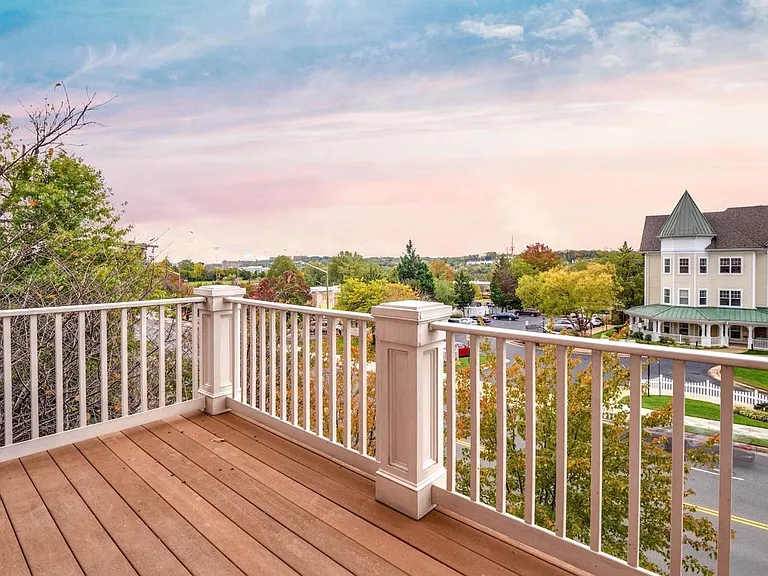 3510 Goddard Way — Photo 15