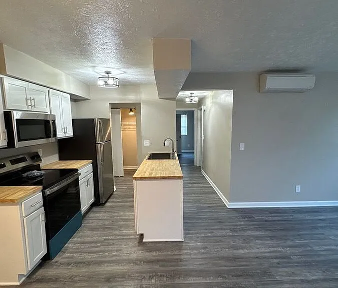 2390 W North Bend Rd #4 — Photo 4