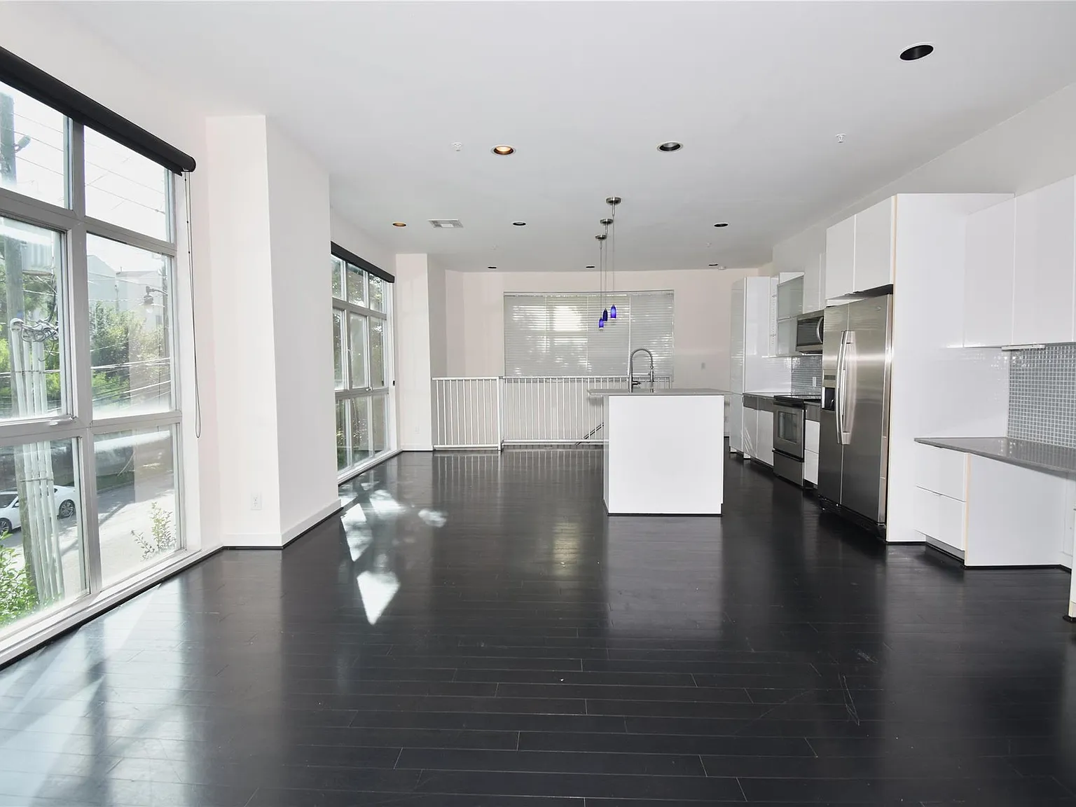 2 bed, 2.0 bath, 1480 sqft, $2,150 — Photo 2