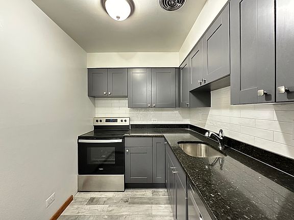 3rd image of 3825 N Pine Grove Ave #602