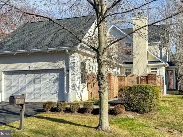 34 Governors Ln, Princeton, NJ 08540