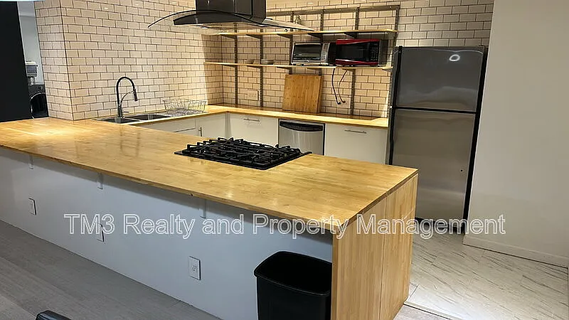 1 bed, 1.0 bath, 1000 sqft, $1,550 — Photo 2