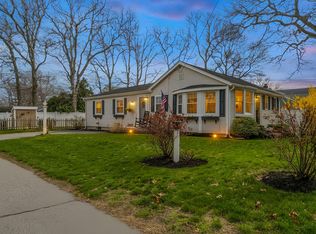 25 Clover Ln, Mashpee, MA 02649