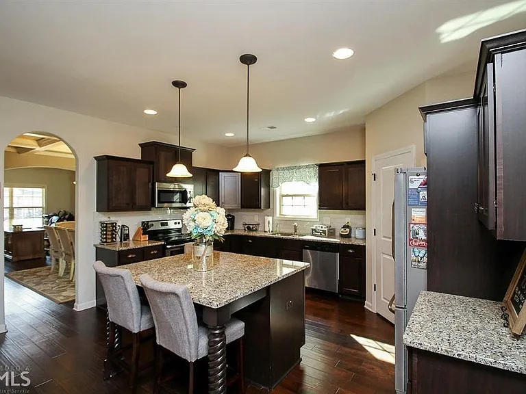 345 Cliffhaven Cir — Photo 3
