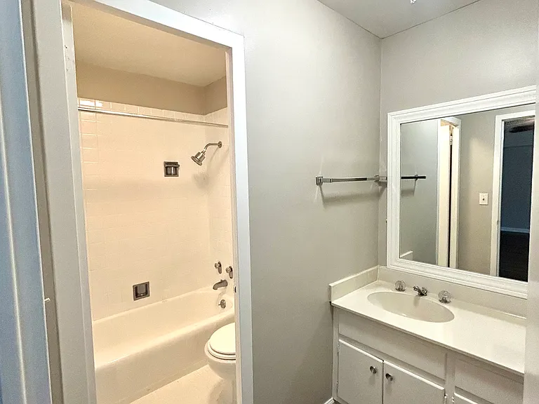 Continental Condos by Charlotte Management — Photo 13