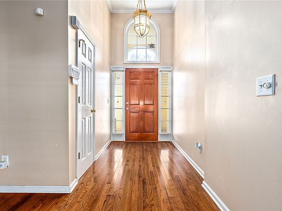 3rd image of 2016 Autrey St