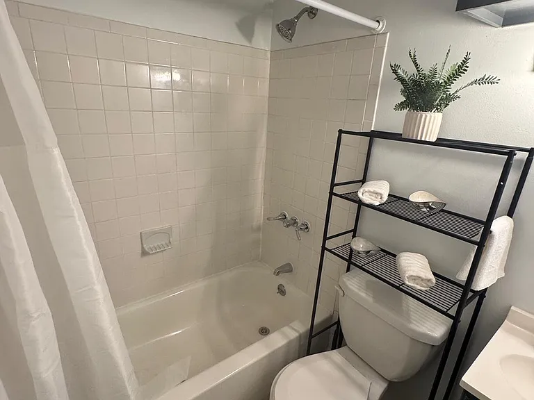 45 Rhode Island Ave NW — Photo 9