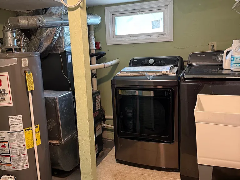120 W Warren St — Photo 3
