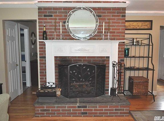 2nd image of 9 Normandie Ln